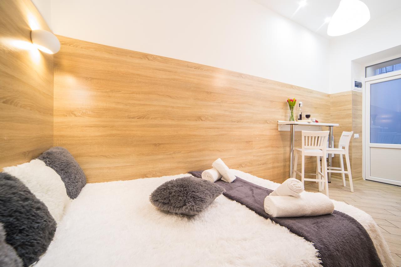Mini Economy Apartments- Filatova 10 إلفيف المظهر الخارجي الصورة
